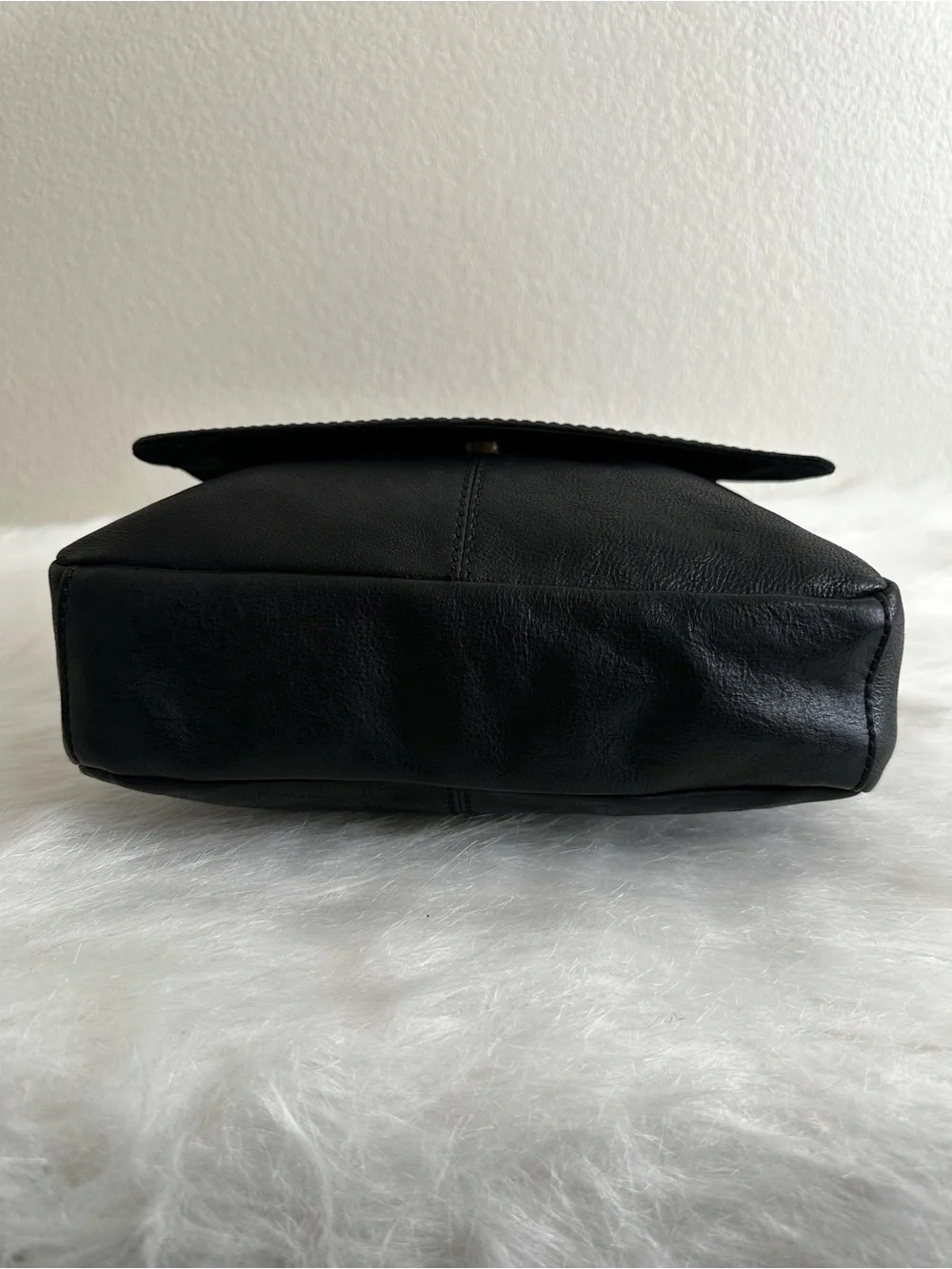 Fossil Unisex Black Leather Flap Messenger Bag